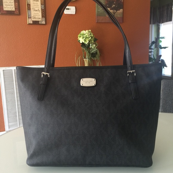 💗sold💗Nwt Michael kors diaper bag