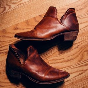 Steve Madden Booties with cutouts