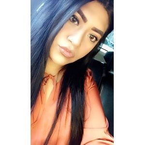 Meet your Posher, Selena