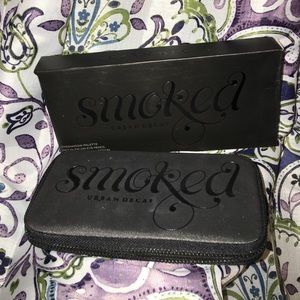 ❤️ SOLD ❤️ Urban Decay Smoked Palette