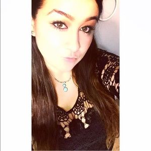 Meet your Posher, Raquel