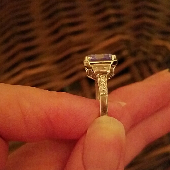 .925 Sterling Silver crystal ring - Picture 2 of 3