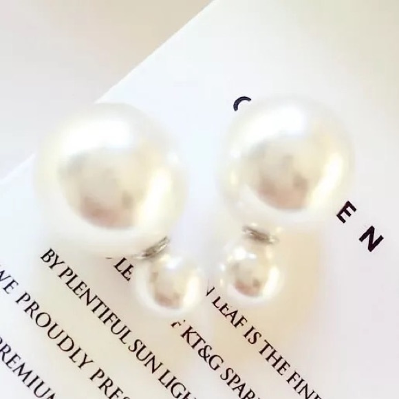 double pearl earring