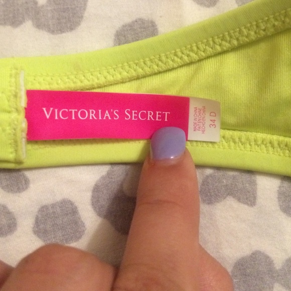 Victoria secret bikini top size 34D - Picture 2 of 3