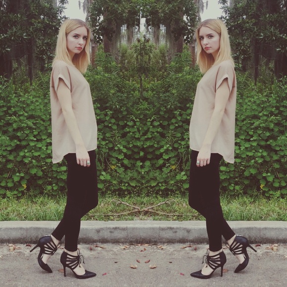 Meet your Posher, Courtney - Picture 3 of 3