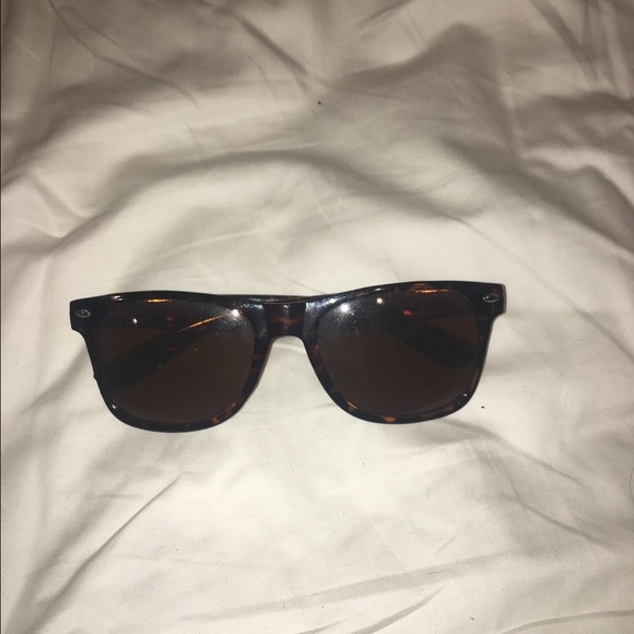 american eagle tortoiseshell sunglasses