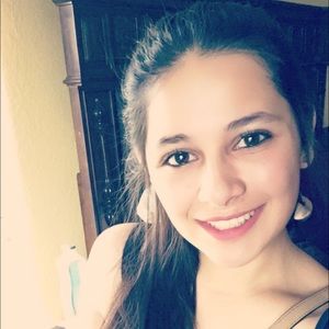 Meet your Posher, Liana