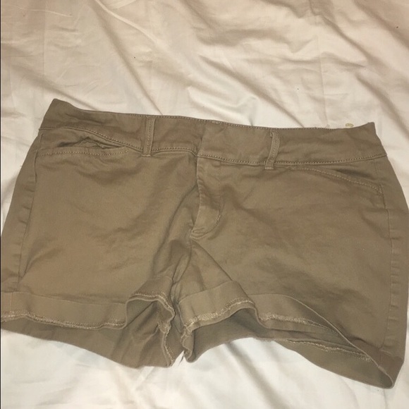 khaki shorts