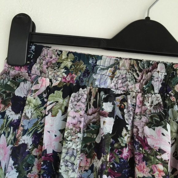 Zara Asymmetrical Floral Skirt - Picture 3 of 4