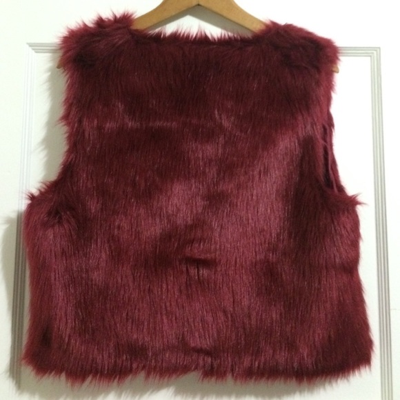 Mini Faux Fur Vest - Picture 3 of 3