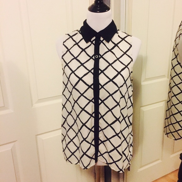 Forever 21 Sleeveless Crisscross Button Down