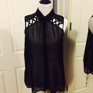 Tobi Laced-Up Back Sleeveless Button Down Blouse