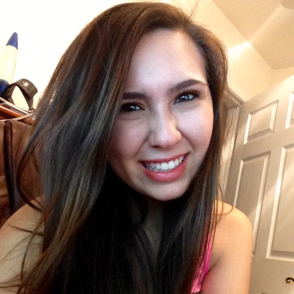 Meet your Posher, Kristen - Picture 1 of 1