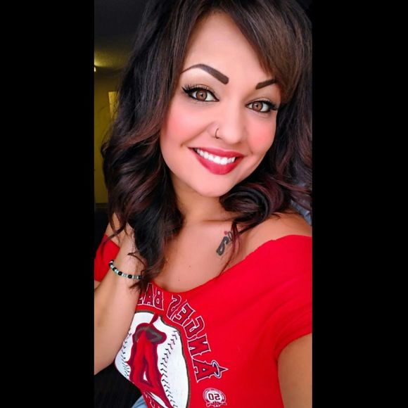 Meet your Posher, Tiffany - Picture 1 of 1