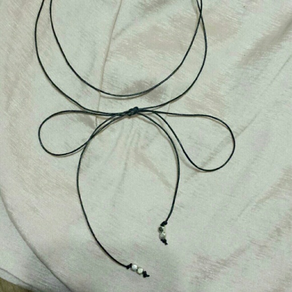 Mini Delicate Black Leather Choker - Picture 2 of 3