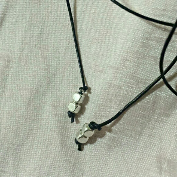 Mini Delicate Black Leather Choker - Picture 3 of 3