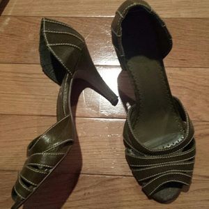Liliana Green Heels – Gently Worn
