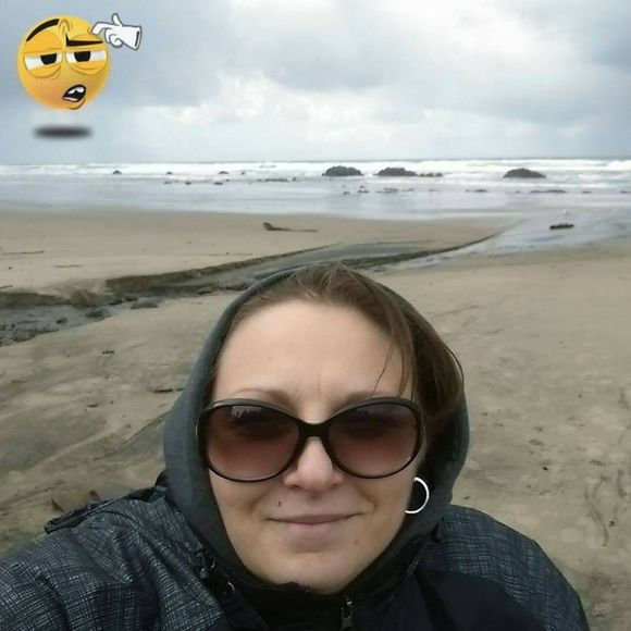 Meet your Posher, Camellia