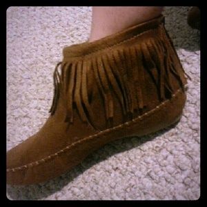 Brash fringe shoes