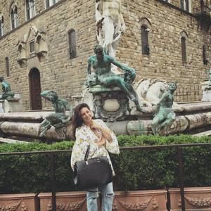 Meet your Posher, Elayna