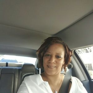 Meet your Posher, Monique