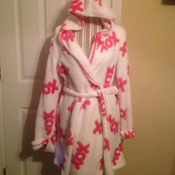 Betsey Johnson fleece bath robe