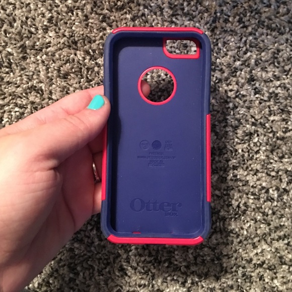 Authentic iPhone 5/5s otter box