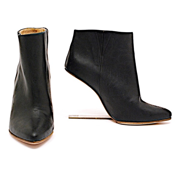 Maison Martin Margiela for H&M Shoes - MAISON MARTIN MARGIELA Black Leather Ankle Boots Maison Martin Margiela for H&M Shoes - MAISON MARTIN MARGIELA Black Leather Ankle Boots