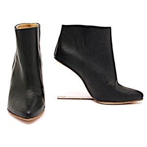 Maison Martin Margiela for H&M Shoes - MAISON MARTIN MARGIELA Black Leather Ankle Boots Maison Martin Margiela for H&M Shoes - MAISON MARTIN MARGIELA Black Leather Ankle Boots