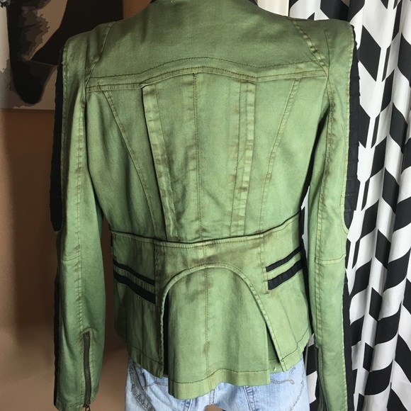 Fun going to a concert jacket - Picture 2 of 2