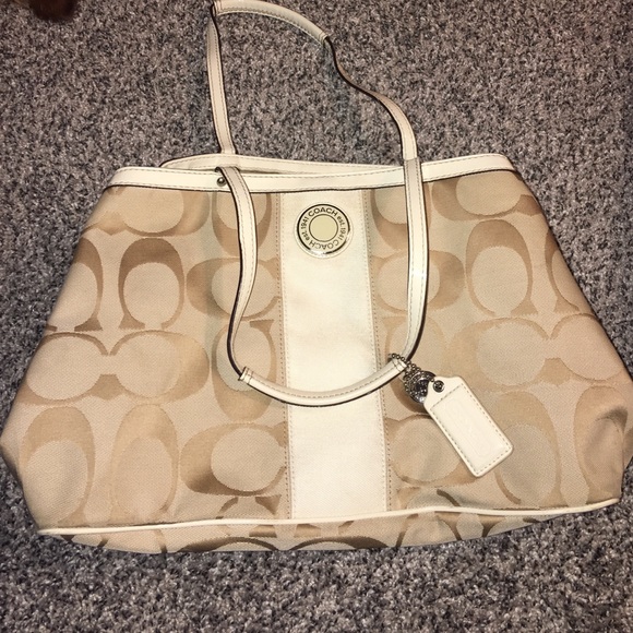 Authentic coach signature bag