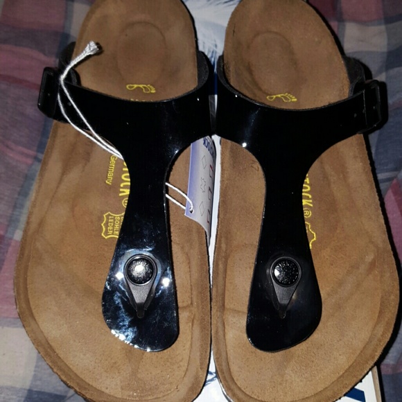 Black patent gizeh