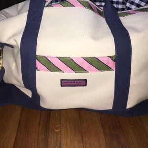 Vineyard Vines weekender bag