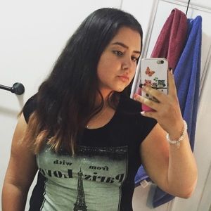 Meet your Posher, Laura