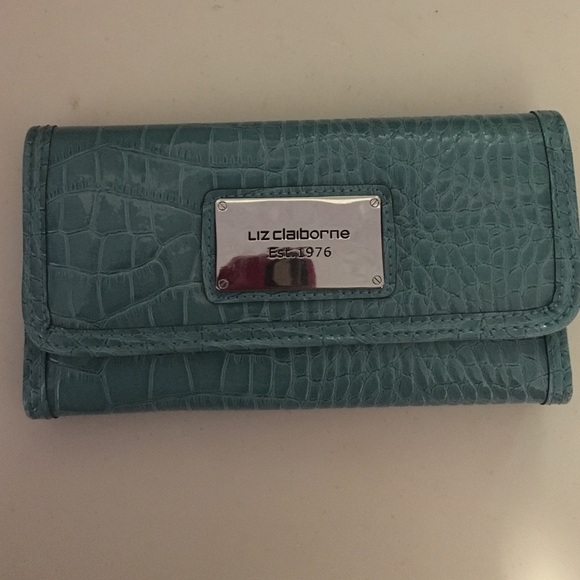 LIZ CLAIBORNE WALLET