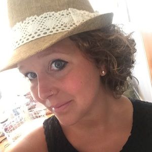 Meet your Posher, Julia