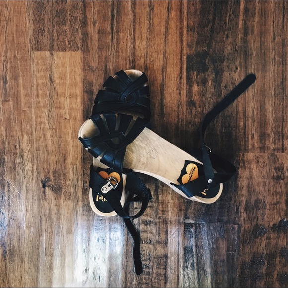 Black Leather Swedish Hasbeens