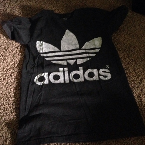 Urban outfitters adidas t shirt