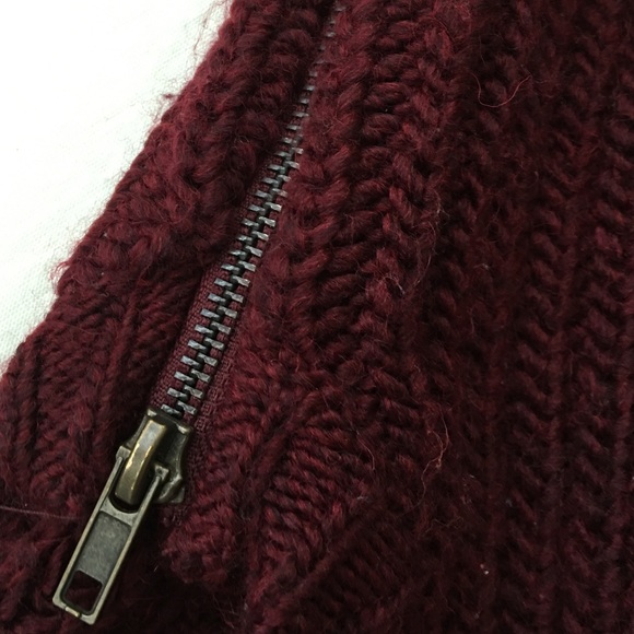 Brand New American Eagle Sweater - Picture 3 of 3