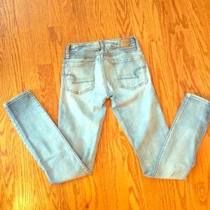 Super stretch jegging, ripped/distressed  jeans