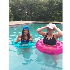 Meet your Posher, Ella