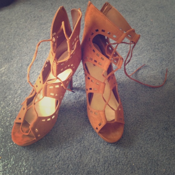 Brown lace up heels!