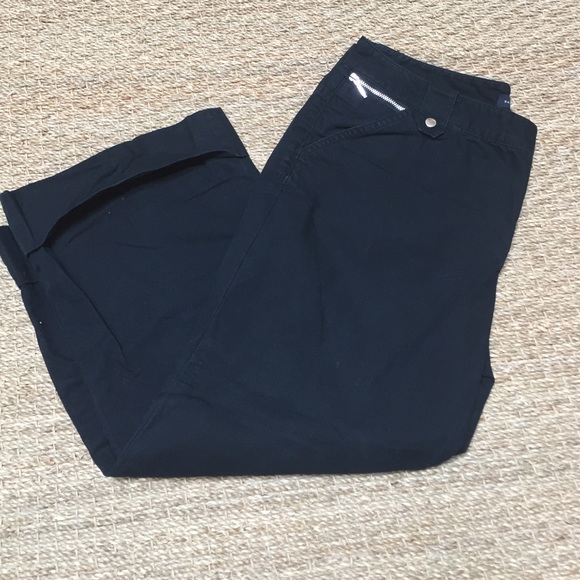 3/$18 SALE Black capri pants Banana Republic Cargo