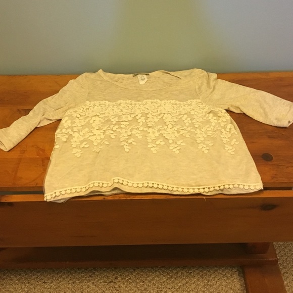 Quarter sleeve shirt
