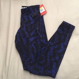 NWT Nike leggings!
