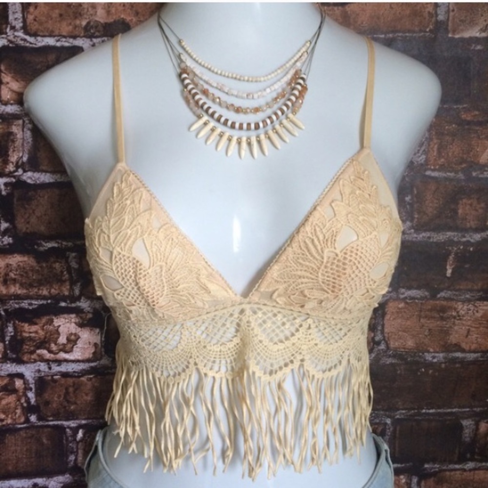 Festival love 💕 lace crop top