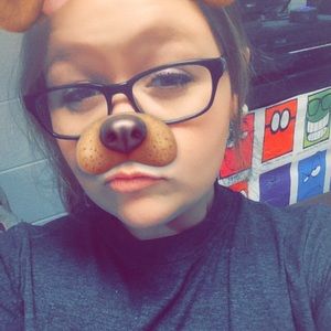 Meet your Posher, Danielle