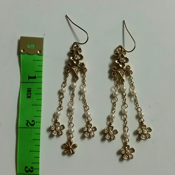 Chandelier earrings