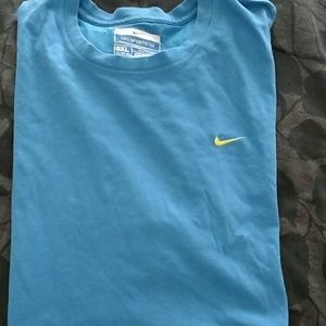 Men Nike sports tee