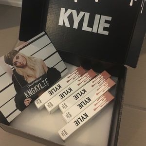 💋BRAND NEW💋Kylie Cosmetics Lipgloss in "SO CUTE"